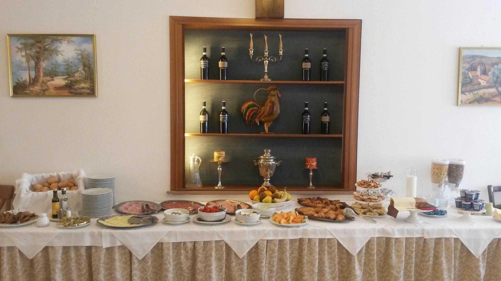 Hotel Gloria Lignano Sabbiadoro Buitenkant foto