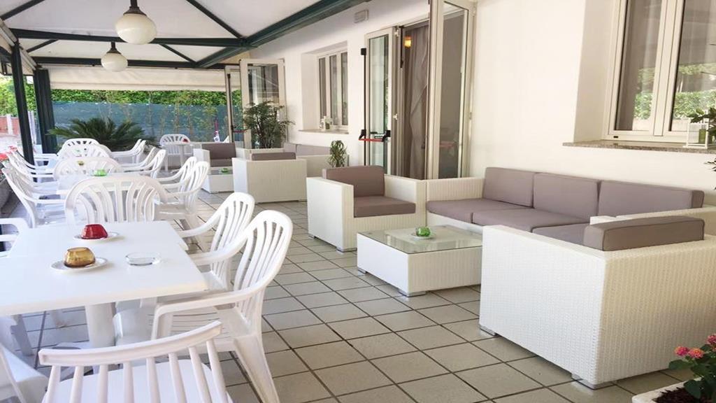 Hotel Gloria Lignano Sabbiadoro Buitenkant foto